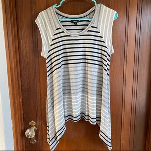 Striped angled shirt sleeve stop